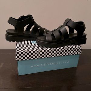 Soda sandals